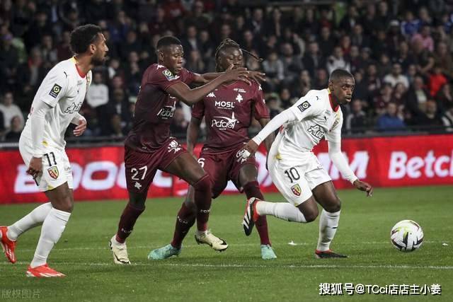 2002年的今天：姚明季后赛砍35分24板大号两双 率领上海击败吉林